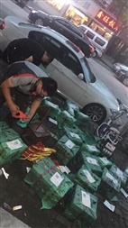 大闸蟹打包发货