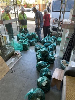 大闸蟹打包发货